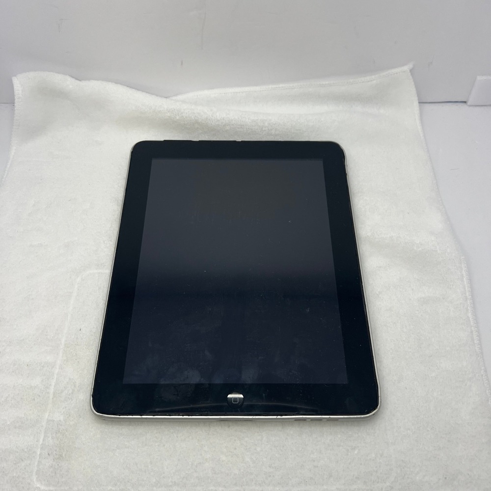 Apple iPad 1st Gen Tablet 32GB‎ Silver Fair Broken For Parts A1337 WiFi 3G Tech
